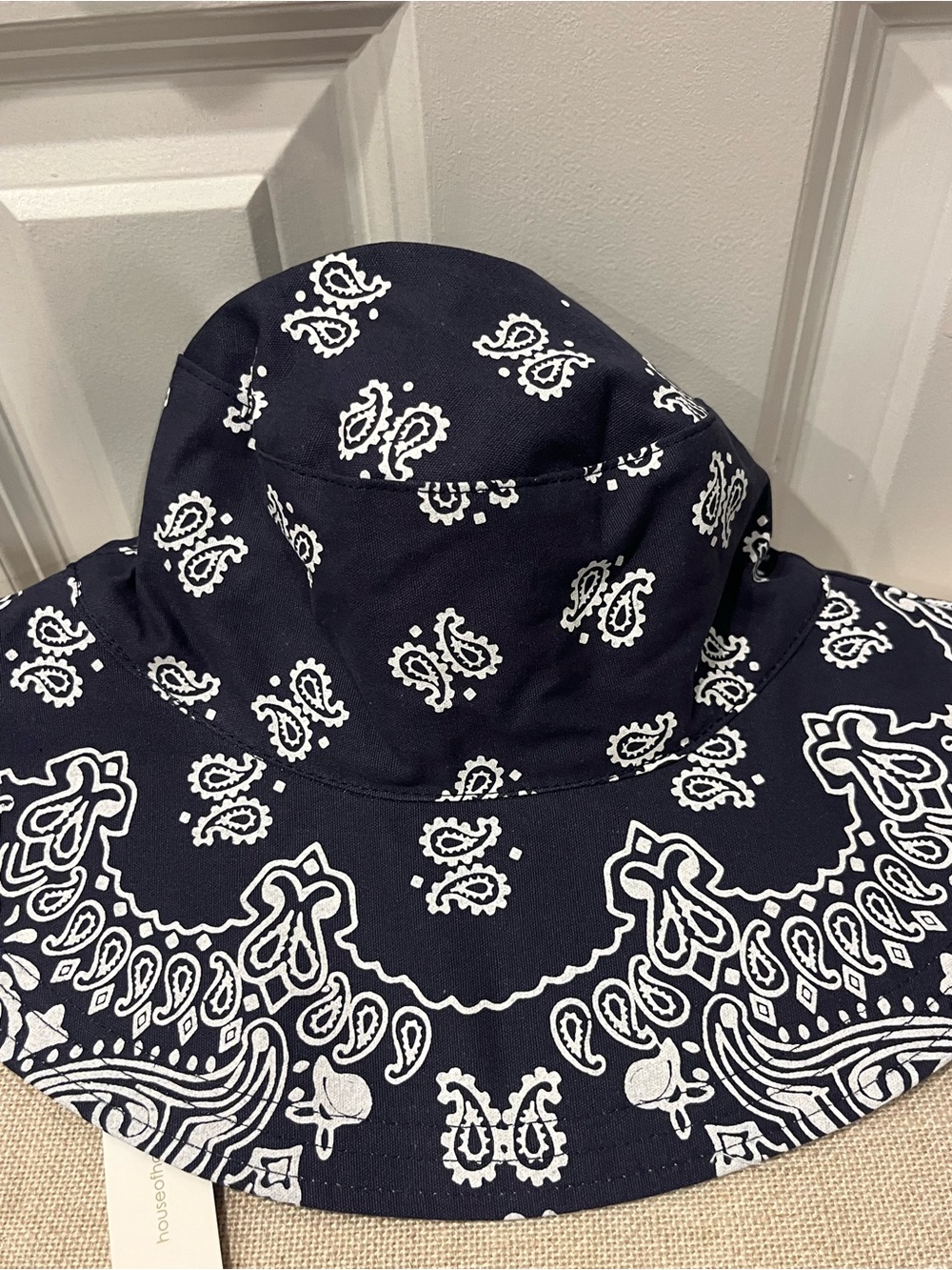 NWT HOUSE OF HARLOW 1960 WOMEN'S BANDANA PRINT BUCKET HAT- REVERSIBLE - Picture 4 of 6
